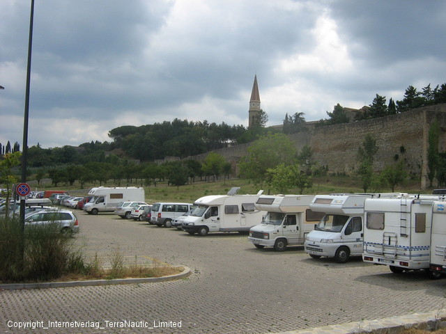Italien, Arezzo, Pietri-parkeringen
